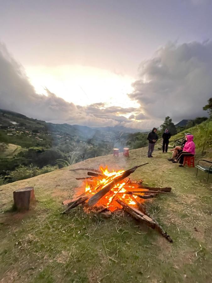 Rancho Do Paioleiro - Suites Sao Bento do Sapucai Bagian luar foto